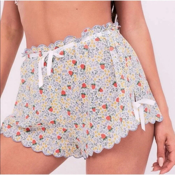 For Love And Lemons Pants - For love & lemons Women’s strawberry kiss shorts Size L